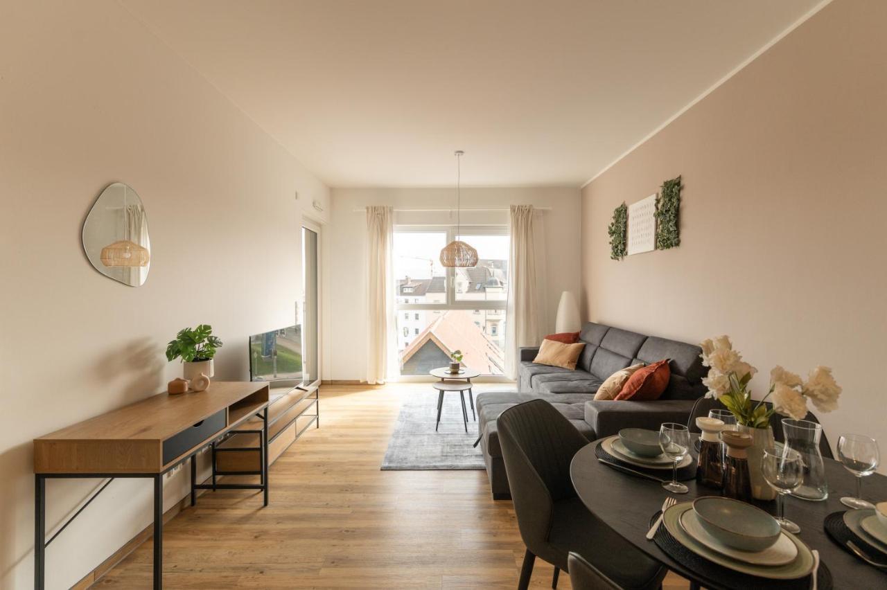 Dwellstay - Modernes Apartment I 55Qm I 2 Zimmer I Kueche I Bad I Terrasse I Tv I Wlan Bad Hersfeld Exteriér fotografie