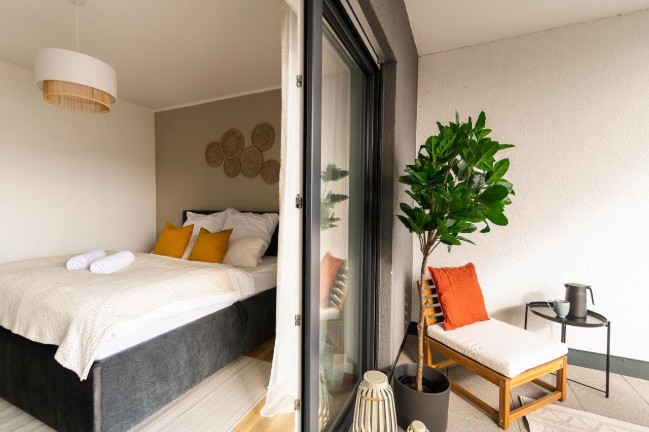 Dwellstay - Modernes Apartment I 55Qm I 2 Zimmer I Kueche I Bad I Terrasse I Tv I Wlan Bad Hersfeld Exteriér fotografie